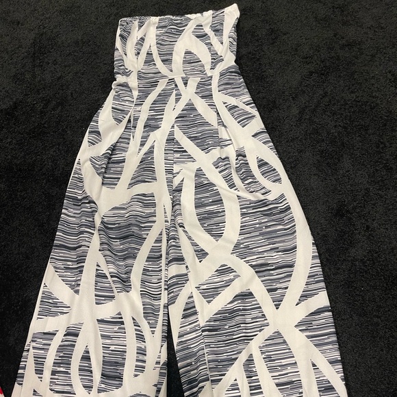 Romper with elastic top.  Bottom flare - Picture 1 of 2